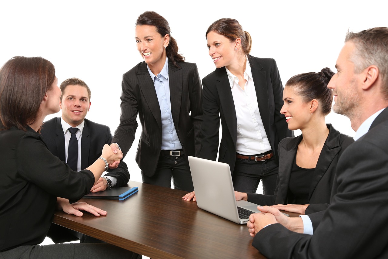 Why You Should Use an Employee Benefits Company to Help You Manage Your Benefits 